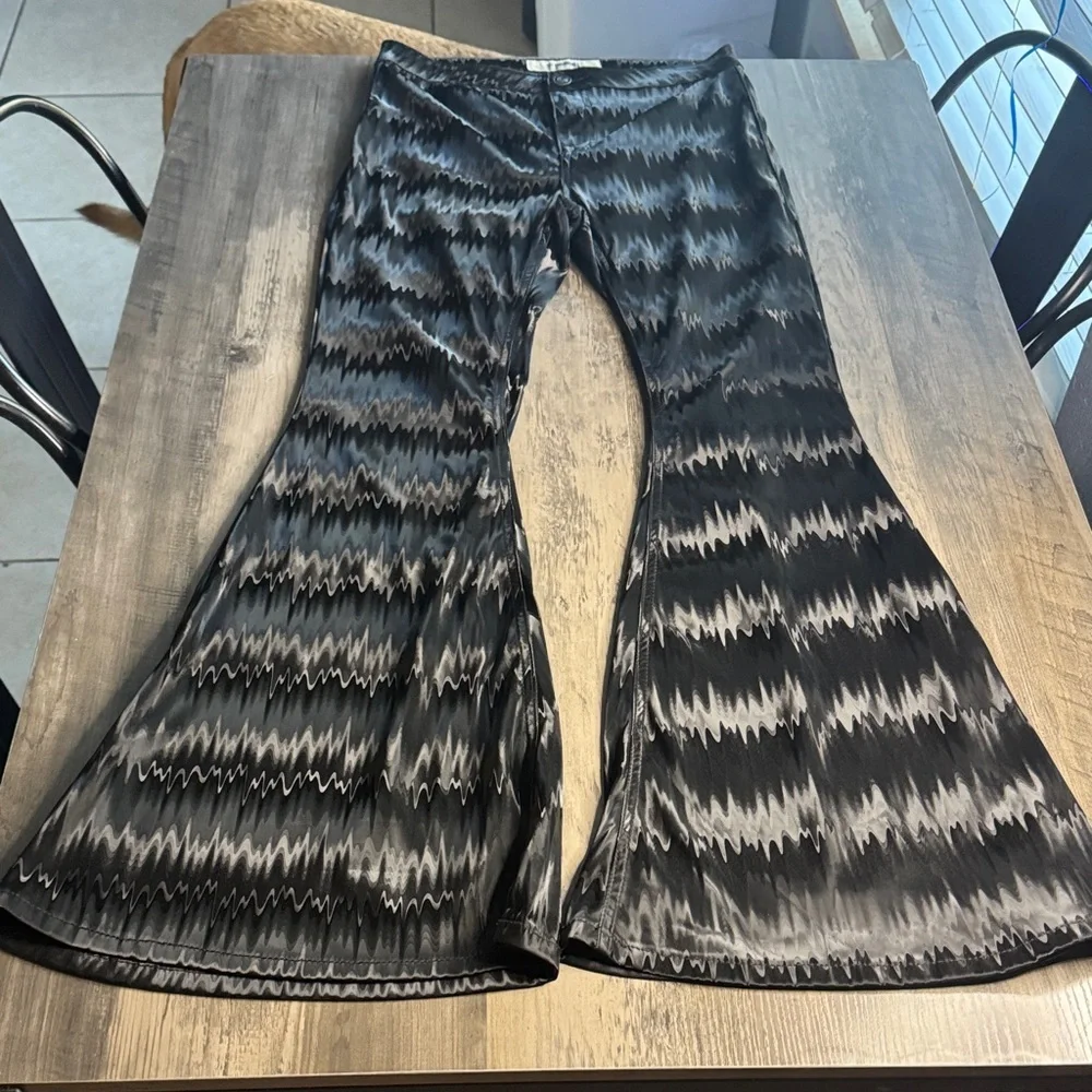 Rock & Roll Denim 'Bargain Button Bell' Black Festival Pants - Picture 3 of 8